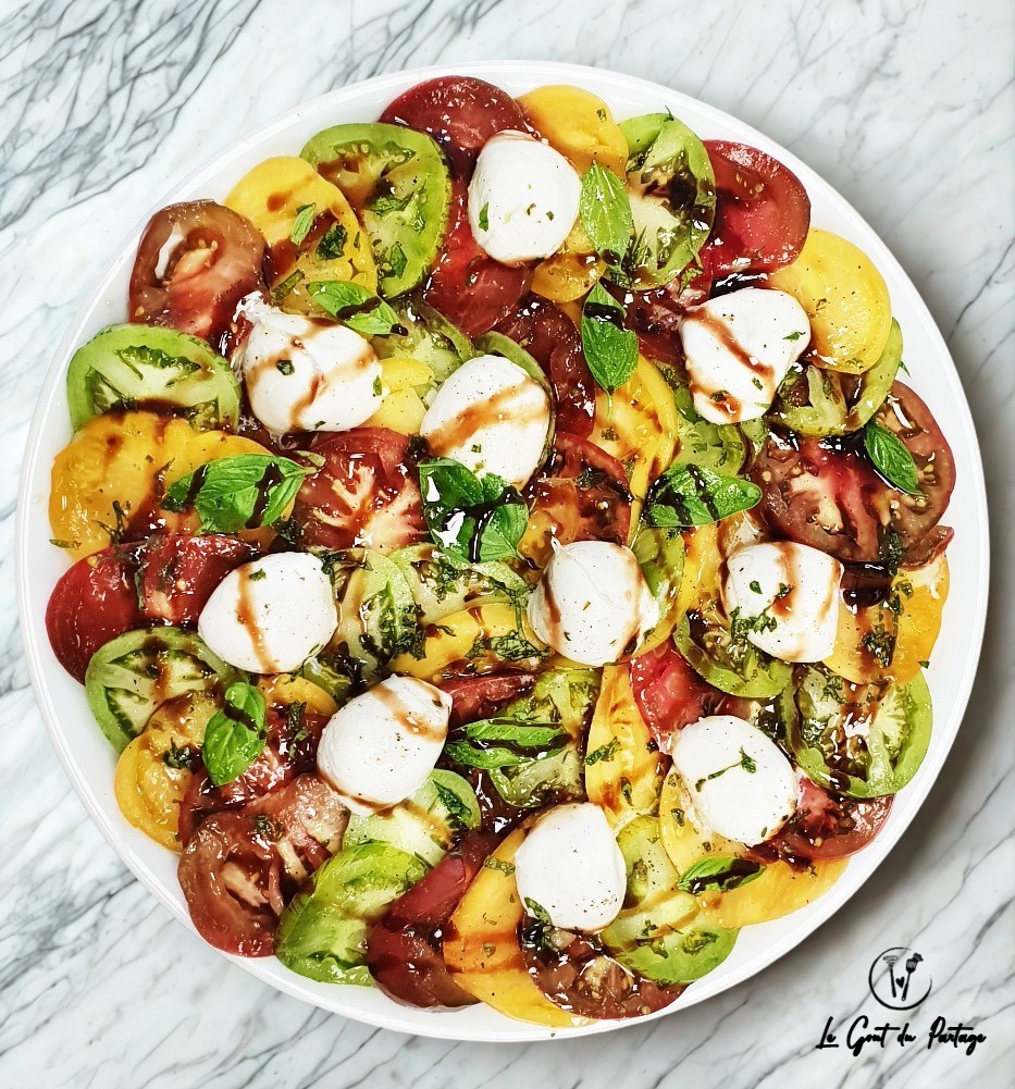  Salade de tomate tricolore